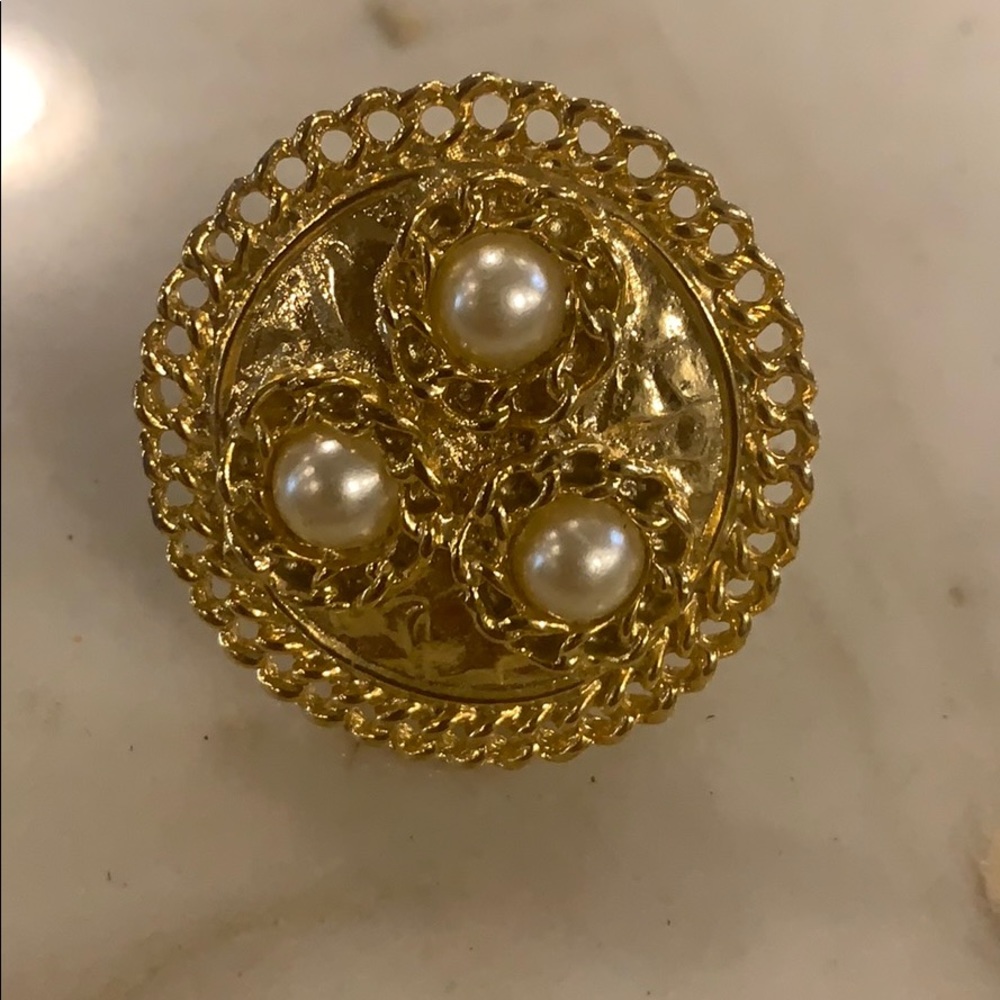 Vintage pearl brooch